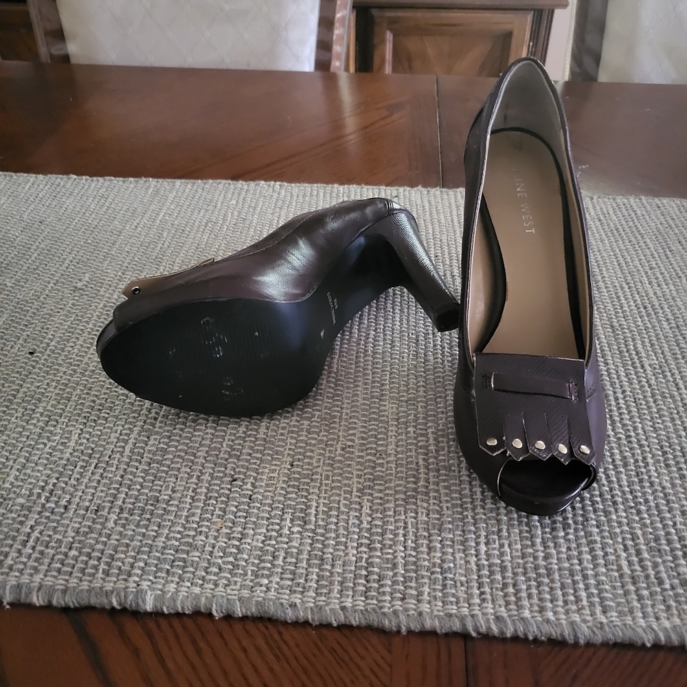 Shoes - Picture 3 of 4